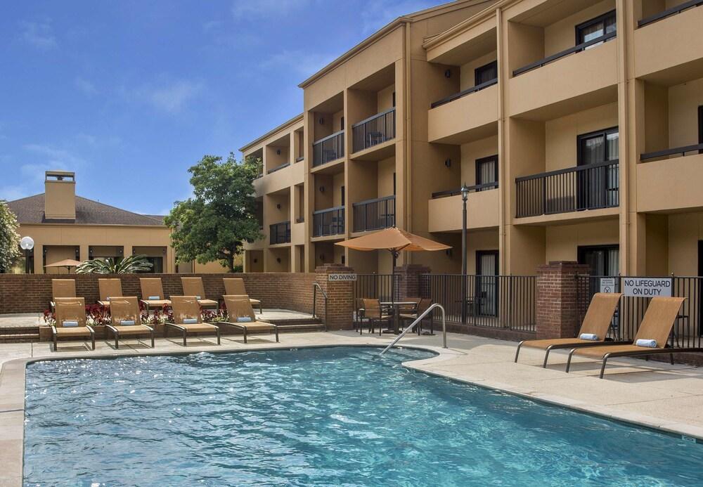 Courtyard By Marriott Baton Rouge Acadian Centre/Lsu Area Hotel Buitenkant foto