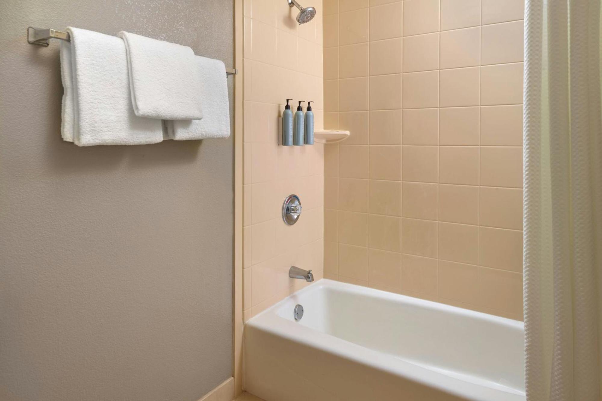 Courtyard By Marriott Baton Rouge Acadian Centre/Lsu Area Hotel Buitenkant foto