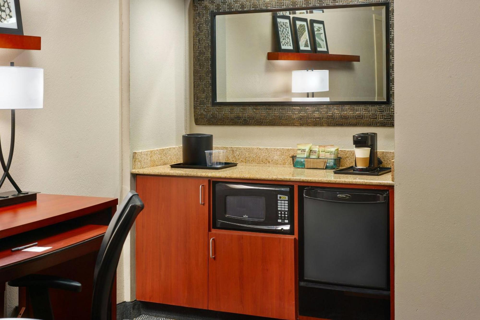 Courtyard By Marriott Baton Rouge Acadian Centre/Lsu Area Hotel Buitenkant foto