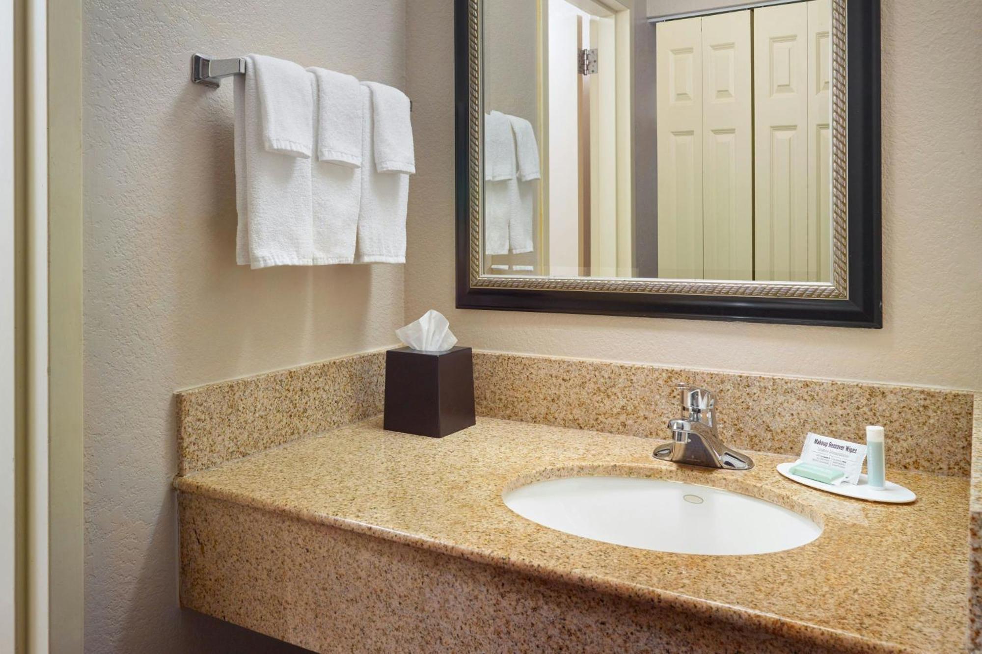Courtyard By Marriott Baton Rouge Acadian Centre/Lsu Area Hotel Buitenkant foto