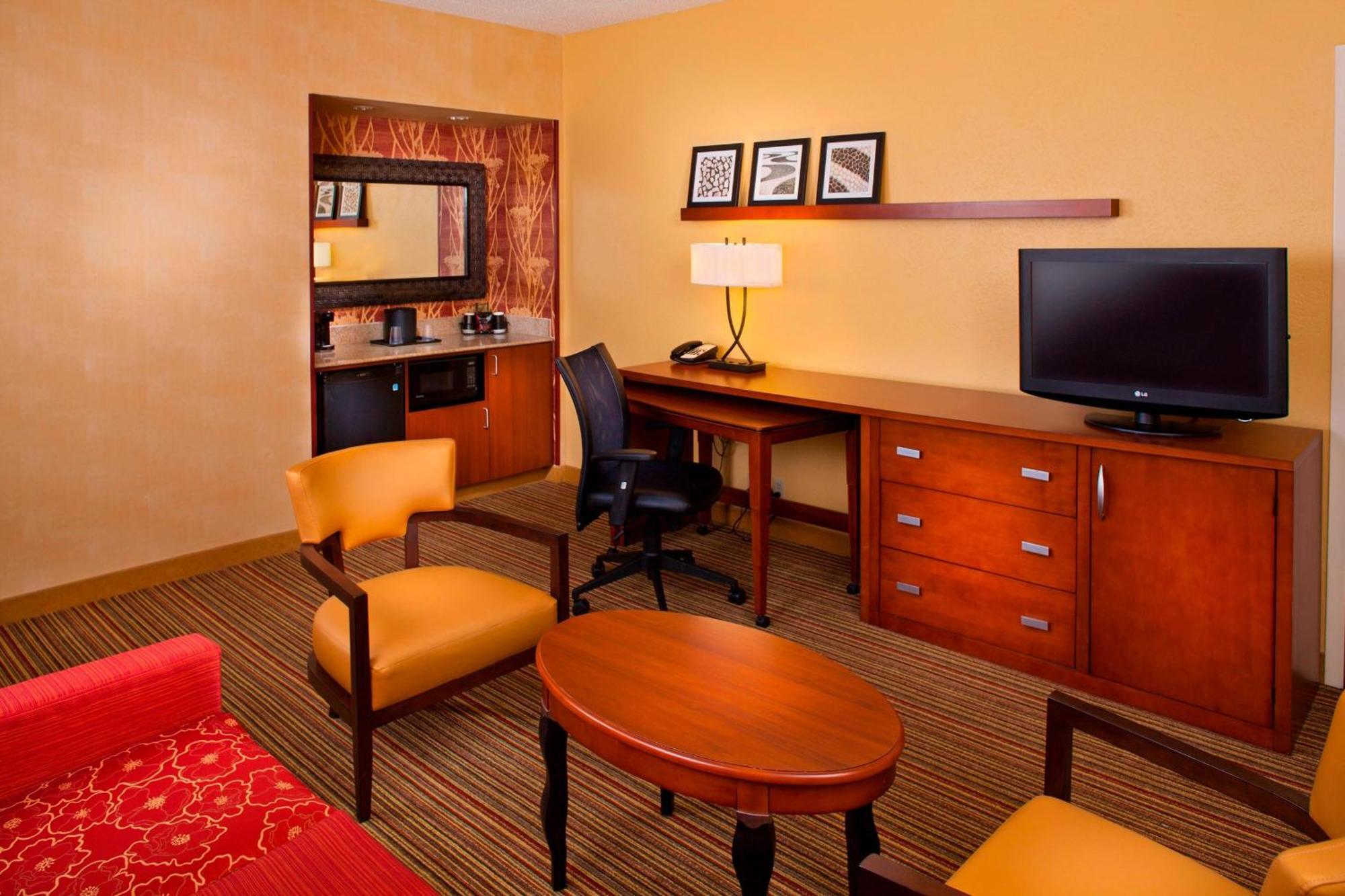 Courtyard By Marriott Baton Rouge Acadian Centre/Lsu Area Hotel Buitenkant foto