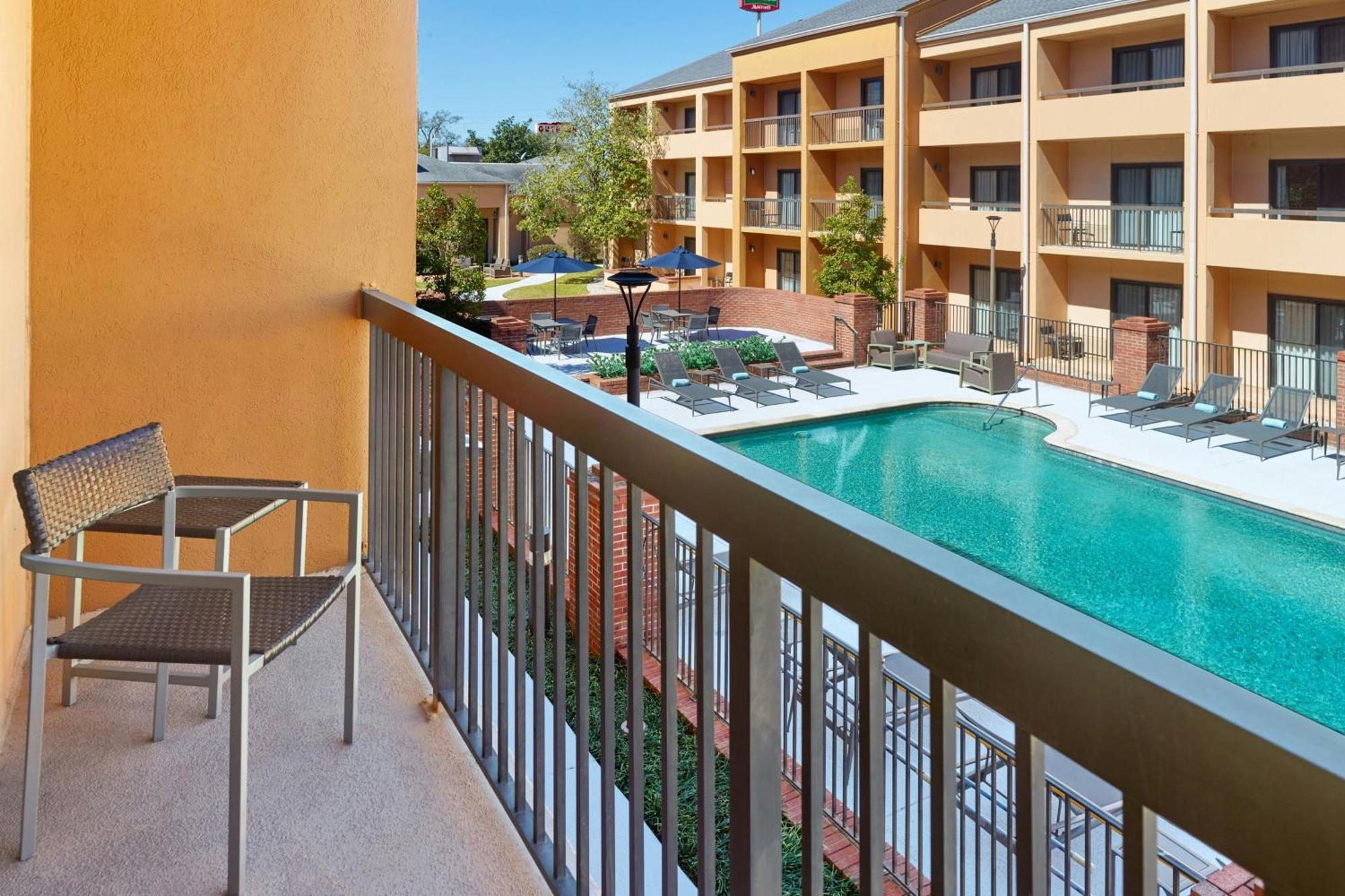 Courtyard By Marriott Baton Rouge Acadian Centre/Lsu Area Hotel Buitenkant foto